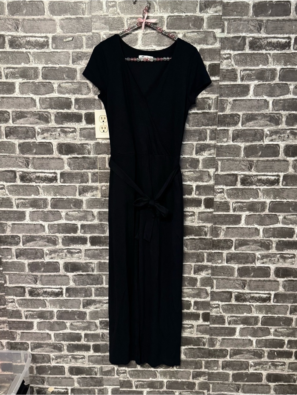 Hollister wide leg jumpsuit black tie waist pockets vneck